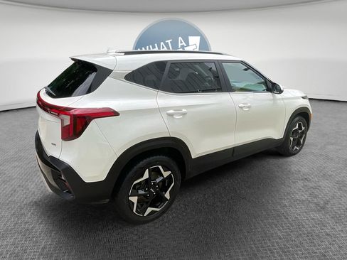 Certified 2024 Kia Seltos EX AWD/4WD image 3