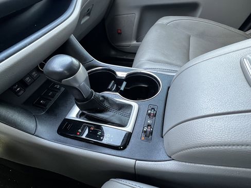 Used 2019 Toyota Highlander Limited Platinum image 28