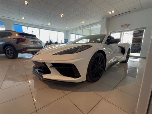 Used 2023 Chevrolet Corvette Stingray w/ Z51 Performance Package image 3