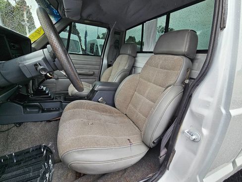 Used 1992 Jeep Comanche 4x4 image 12