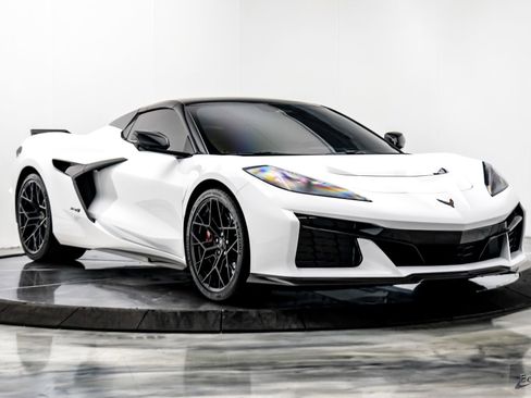 Used 2026 Chevrolet Corvette ZR1 w/ Stealth Interior Trim Package RWD image 31