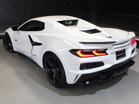 Used 2023 Chevrolet Corvette Z06 RWD image 15