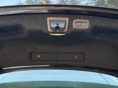 Used 2017 Volvo S90 T6 Momentum w/ Vision Package image 19