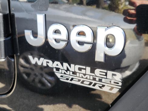 Used 2019 Jeep Wrangler Unlimited Sport AWD/4WD image 7