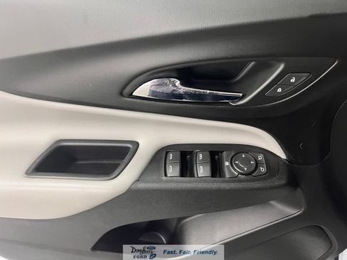 Used 2018 Chevrolet Equinox LS FWD image 23