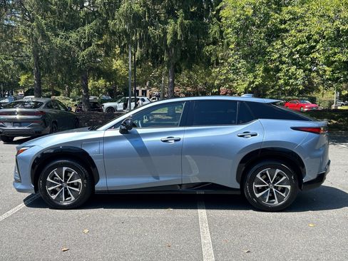 Used 2025 Lexus RZ 450e w/ Technology Package AWD/4WD image 2