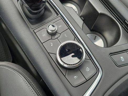 Certified 2024 Cadillac XT6 Luxury FWD image 29