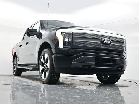 Used 2024 Ford F150 Lightning Lariat image 48