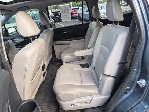 Used 2022 Honda Pilot Touring image 15