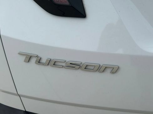 Used 2023 Hyundai Tucson Limited FWD image 13