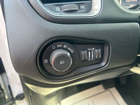 Used 2023 Jeep Renegade Limited AWD/4WD image 13