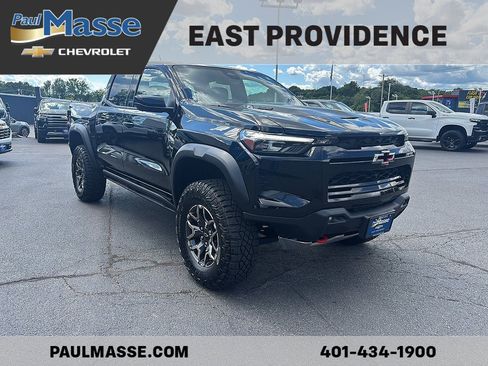 Used 2025 Chevrolet Colorado ZR2 w/ Technology Package AWD/4WD image 3