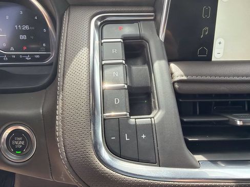Used 2023 GMC Yukon XL SLT RWD image 24