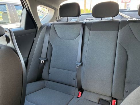 Used 2025 Kia K4 FWD image 38