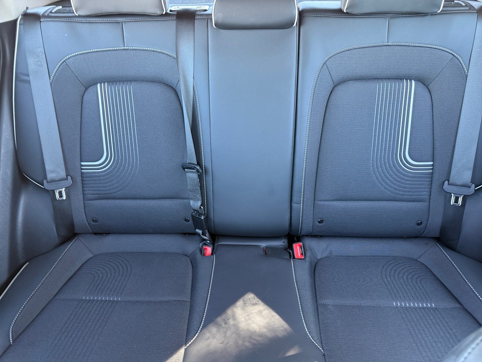 Used 2024 Hyundai Venue Limited FWD image 18