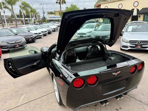 Used 2007 Chevrolet Corvette Coupe w/ Preferred Equipment Group RWD image 18