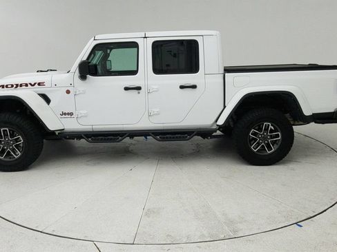 Used 2024 Jeep Gladiator Mojave AWD/4WD image 4