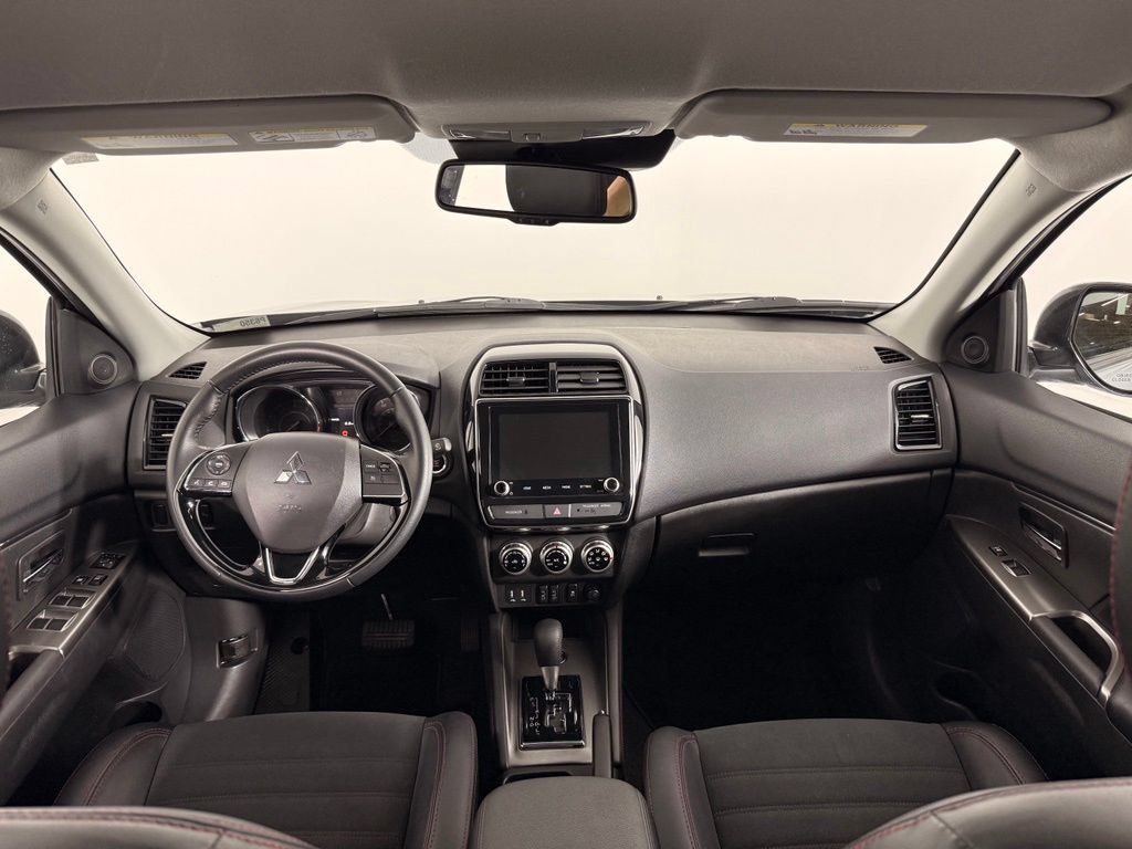 Used 2025 Mitsubishi Outlander Sport SE AWD/4WD image 6