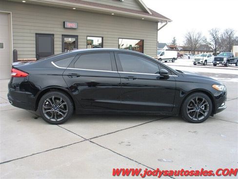 Used 2018 Ford Fusion SE w/ Equipment Group 201A AWD/4WD image 32