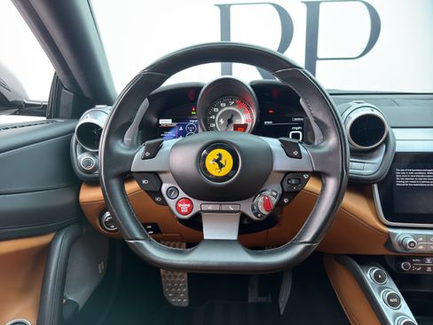 Used 2018 Ferrari GTC4Lusso T RWD image 31