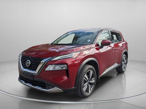 Used 2021 Nissan Rogue Platinum image 2