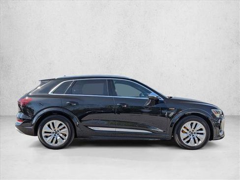 Certified 2023 Audi e-tron S Prestige w/ Prestige Package AWD/4WD image 4