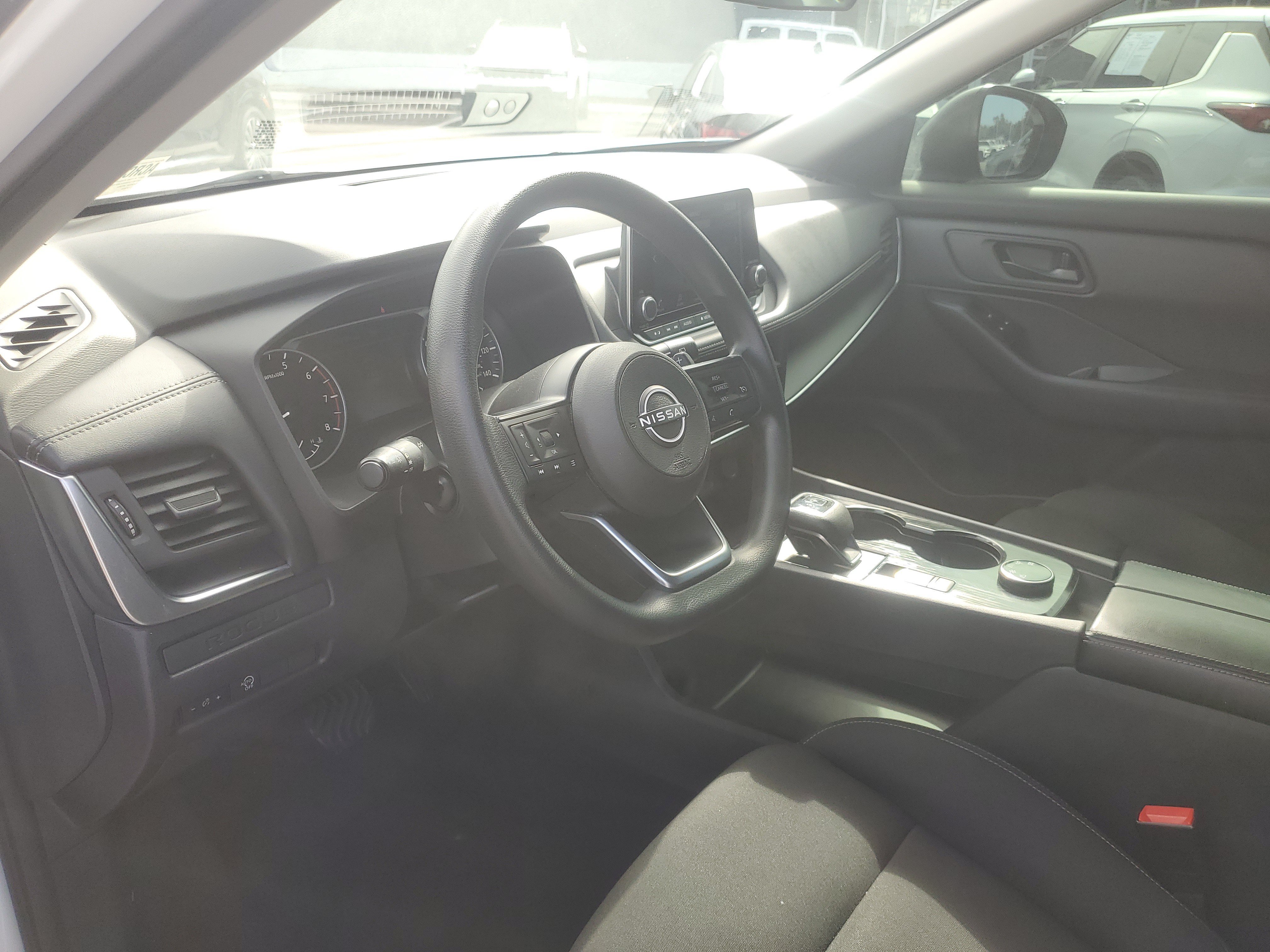 Used 2024 Nissan Rogue S AWD/4WD image 13