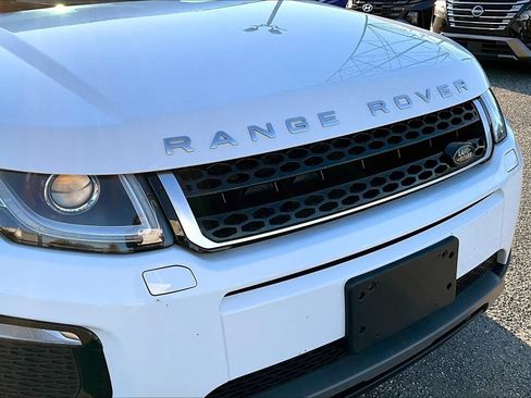 Used 2017 Land Rover Range Rover Evoque SE AWD/4WD image 33