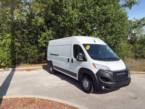 Used 2025 RAM ProMaster 2500 w/ Convenience Group FWD image 2
