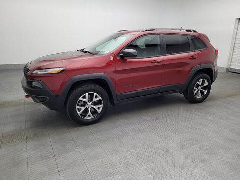 Used 2017 Jeep Cherokee Trailhawk AWD/4WD image 2