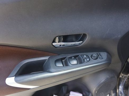 Used 2021 Nissan Kicks SR w/ Interior Electronics Package FWD image 4