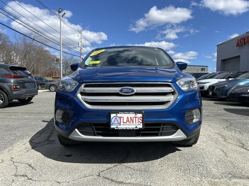 Used 2019 Ford Escape SE image 2