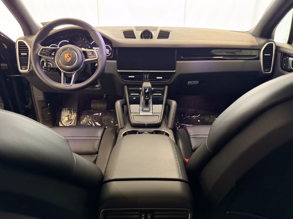 Certified 2022 Porsche Cayenne AWD/4WD image 17