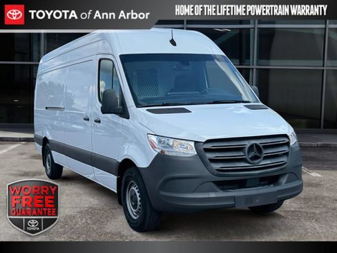 Used 2022 Mercedes-Benz Sprinter 2500 image 1
