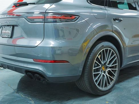 Used 2020 Porsche Cayenne Turbo AWD/4WD image 26