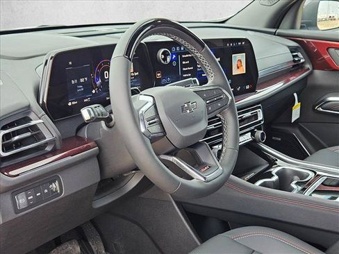 New 2026 Chevrolet Traverse Z71 w/ Enhanced Driving Package AWD/4WD image 3