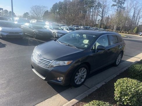 Used 2010 Toyota Venza AWD image 6