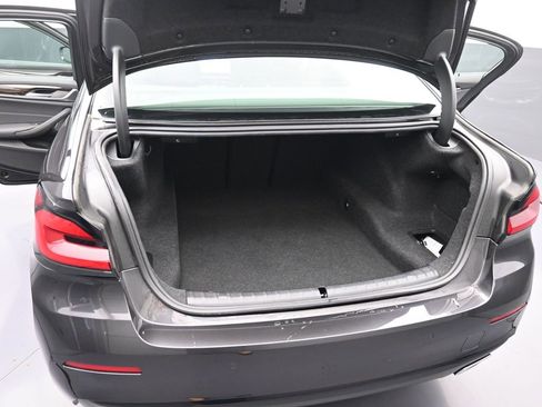 Used 2023 BMW 530i xDrive w/ Premium Package image 18