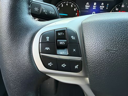 Used 2023 Ford Explorer XLT w/ Equipment Group 202A AWD/4WD image 21