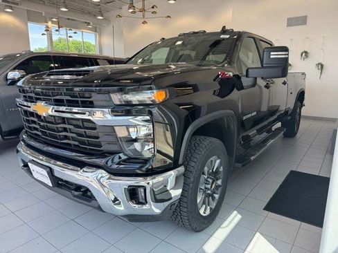 Used 2024 Chevrolet Silverado 3500 LT w/ Convenience Package AWD/4WD image 30