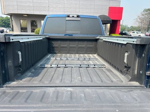 Used 2022 RAM 2500 Laramie w/ Night Edition AWD/4WD image 10