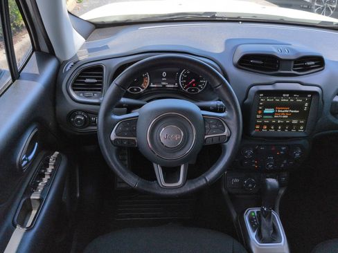 Used 2022 Jeep Renegade Latitude w/ Convenience Group AWD/4WD image 16