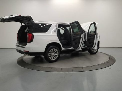Used 2025 GMC Yukon Denali RWD image 13