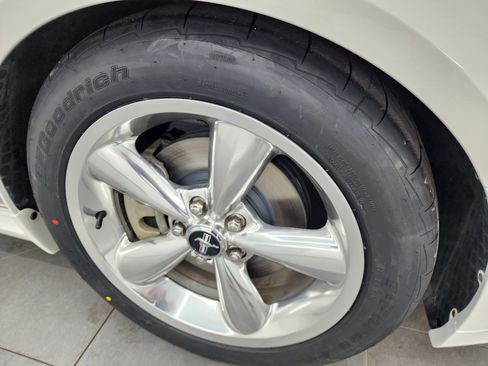 Used 2007 Ford Mustang GT RWD image 3