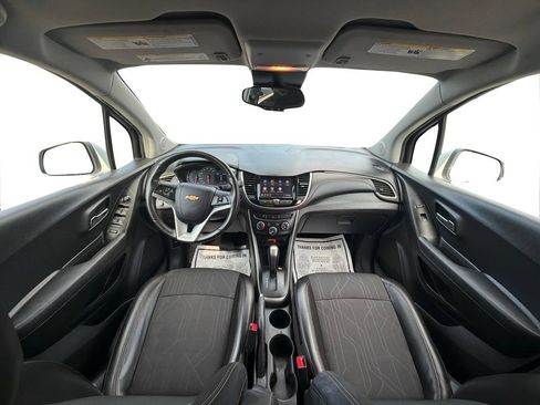 Used 2020 Chevrolet Trax LT w/ LT Convenience Package FWD image 22