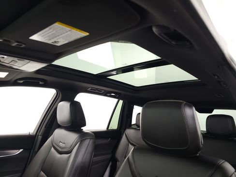 Certified 2024 Cadillac XT6 Luxury AWD/4WD image 18