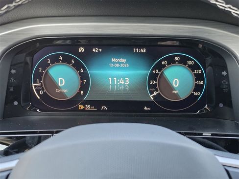 New 2026 Volkswagen Atlas Cross Sport SE image 12