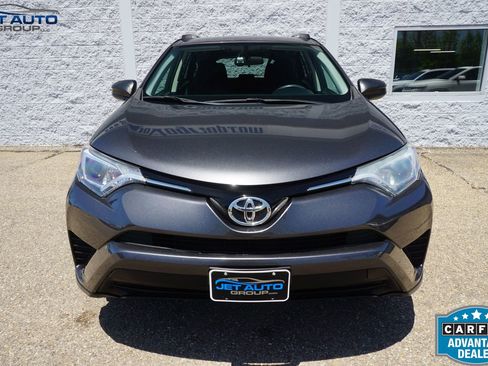Used 2016 Toyota RAV4 LE AWD/4WD image 2