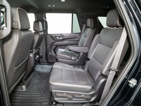 Used 2023 GMC Yukon SLT image 32