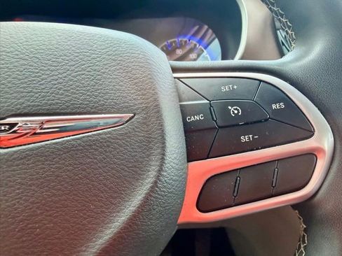 Used 2023 Chrysler Voyager LX FWD image 33